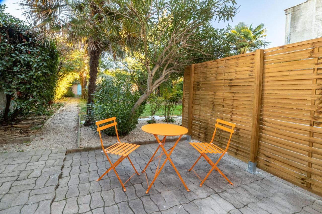 Le Vintage Apartment Tarbes Bagian luar foto
